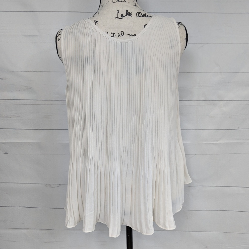 Banana Republic Pleated Sleeveless Top - Picture 4 of 5
